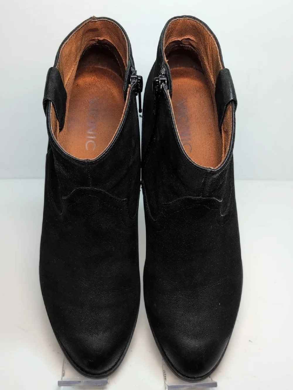 Vionic Upright Windom ankle boots western style booties. Womans size 8.5 EU 40